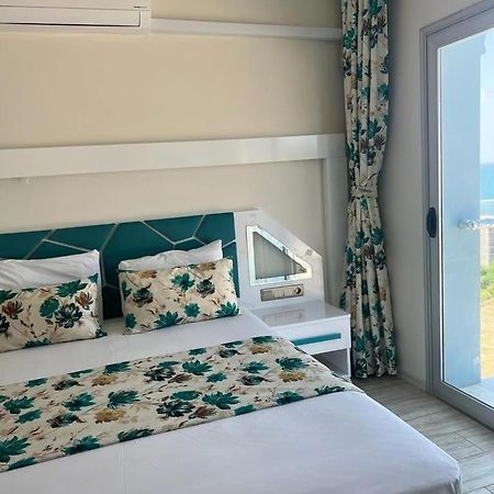 Derin Deniz Otel Karatas  Luaran gambar
